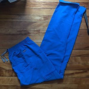 FIGS ceil blue scrub bottoms! Medium/Tall Yola Stylr